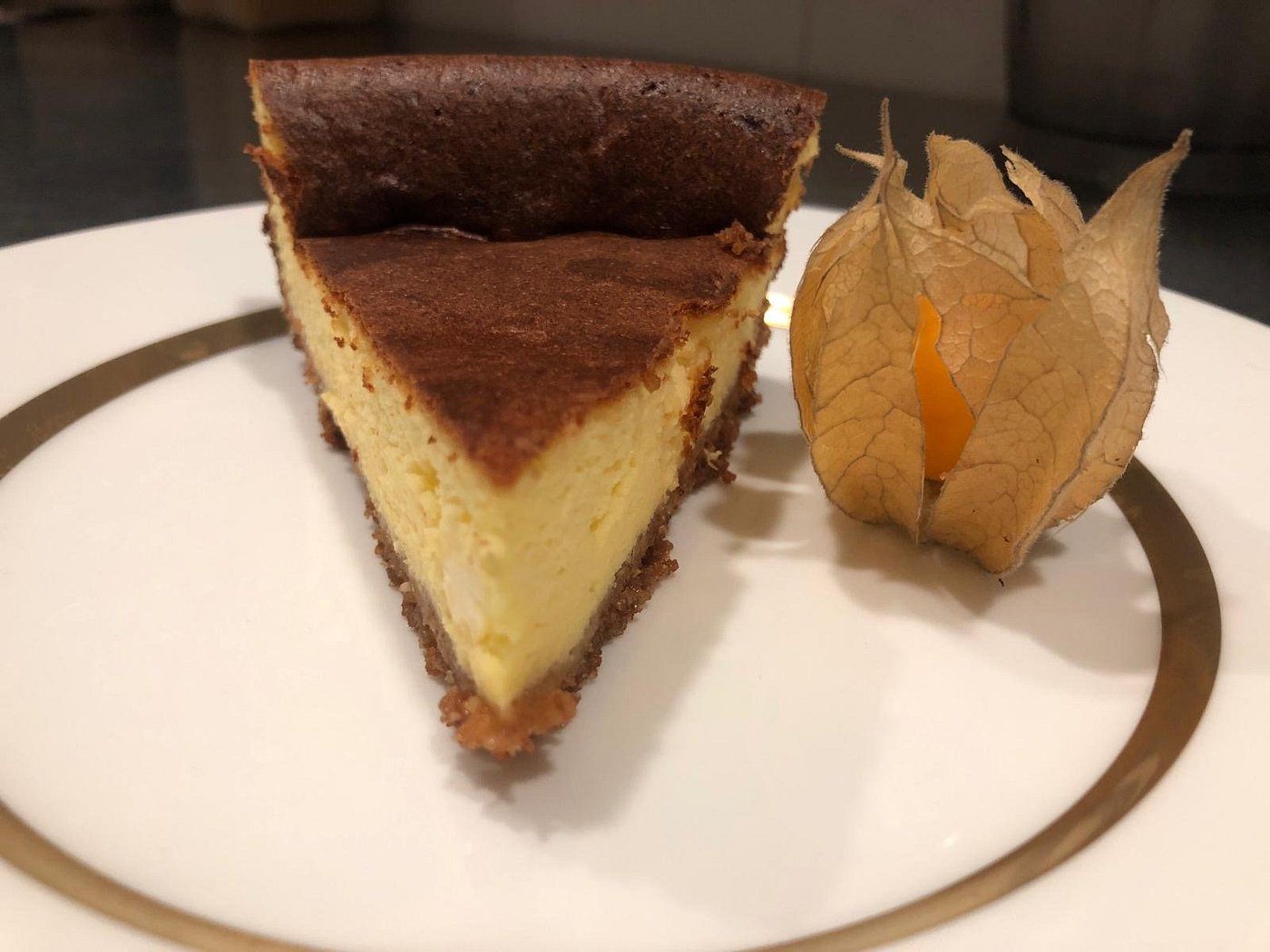 La cheesecake fatta in casa da Tommaso, con frutta di stagione