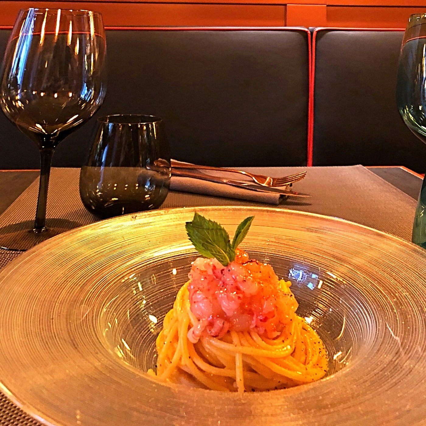 Spaghettone con tartare di gamberi rossi