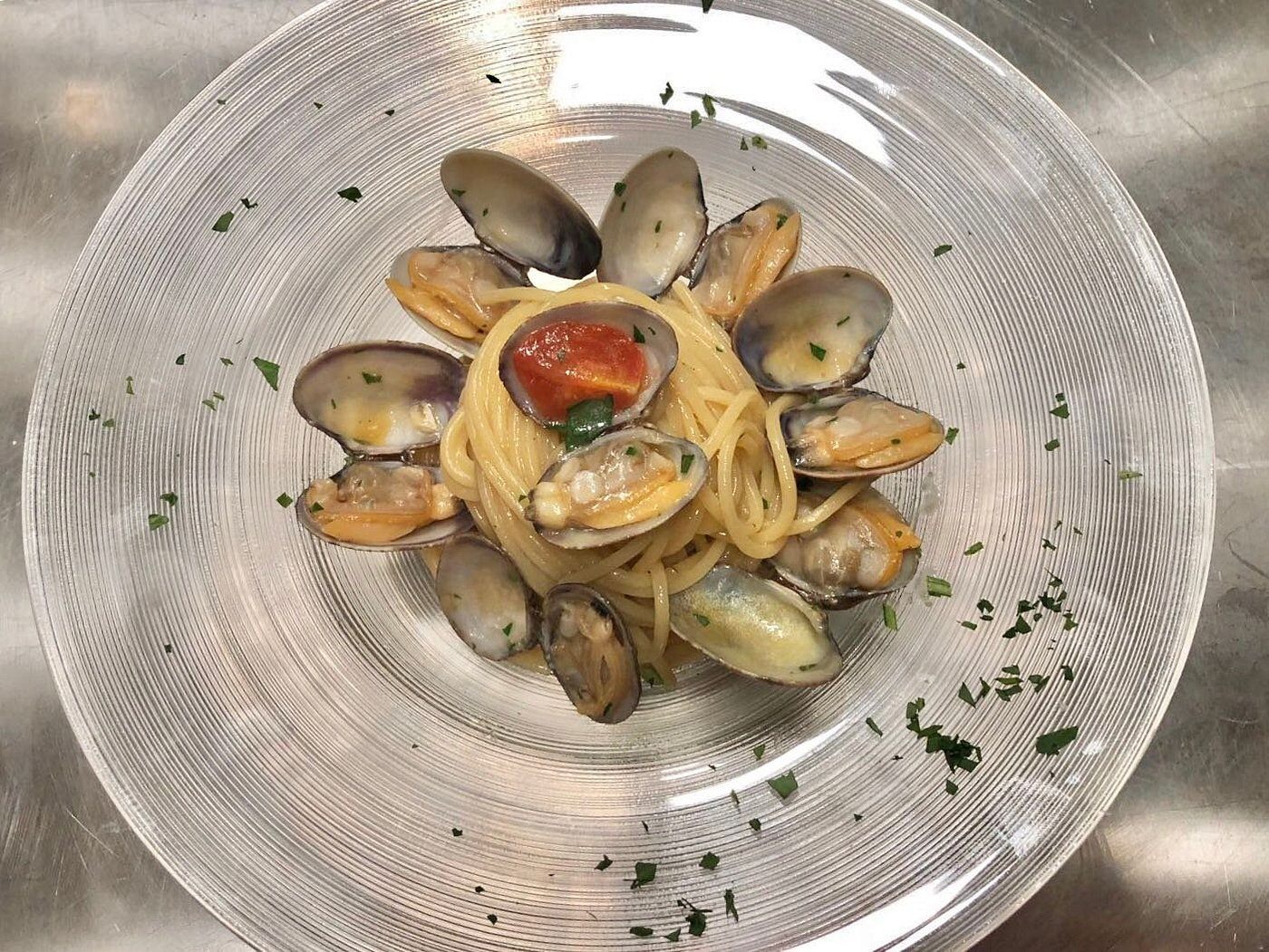 Vermicelli alle vongole con curry e lime